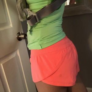 RARE LuluLemon X SHORT LR 2” SUNSET Neon Coral Run Shorts size 4 unlined